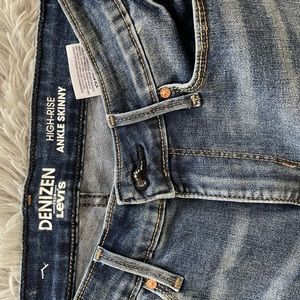 Size 26 Levi Jeans